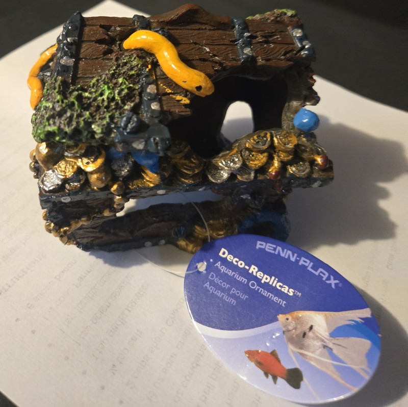 Penn-Plax Deco-Replicas Treasure Chest Cave Aquarium Ornament, Polyresin. Rr-848