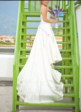 Luxury wedding dress size 6 white Swarovski and pearls. Marriage