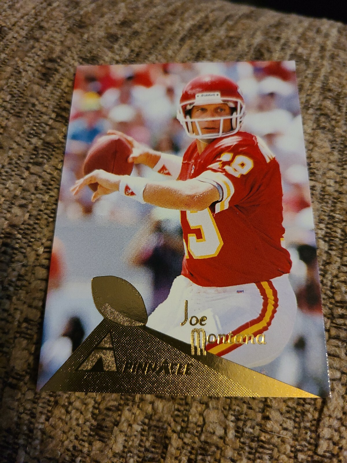 Joe Montana 1994 Pinnacle Football Card 102 Kansas City Chiefs