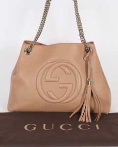 gucci camelia