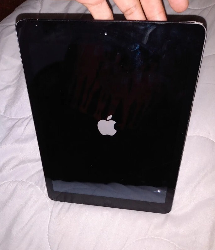 Apple iPad 8GB, Wi-Fi, 9.3in - Black lock screen used | eBay Apple iPad 8GB, Wi-Fi, 9.3in - Black lock screen used | eBay