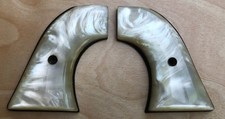 No. 57 Hy Hunter Hawes Single Action Revolver Grips With Out The Center Screw