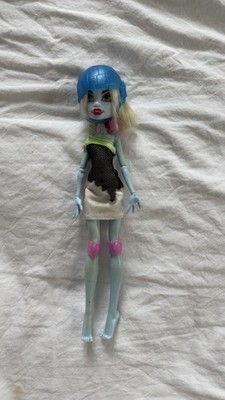 Monster High Puppe Abbey Bominable G1 Roller Skates Edition