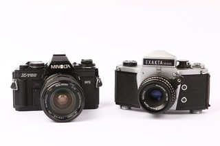 Cámaras fotográficas SLR funcionando Inc Minolta X 700 y Exakta vx500 con lentes x 2