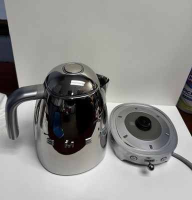 SMEG 50's VARIABLE TEMP ELECTRIC KETTLE IN STAINLESS STEEL-DEMO MODEL / SEK-SS02