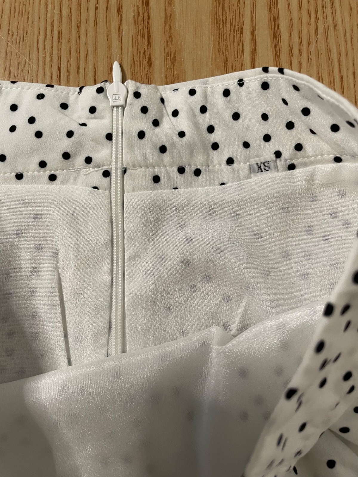 B5 New Women’s SHEIN Polka Dot Skirt White Black size Xs image 3