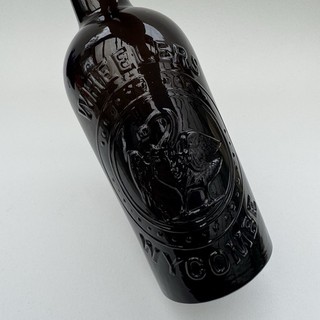Antique WHEELERS WYCOMBE Black Glass Bottle Swan Pictorial Stopper c1900