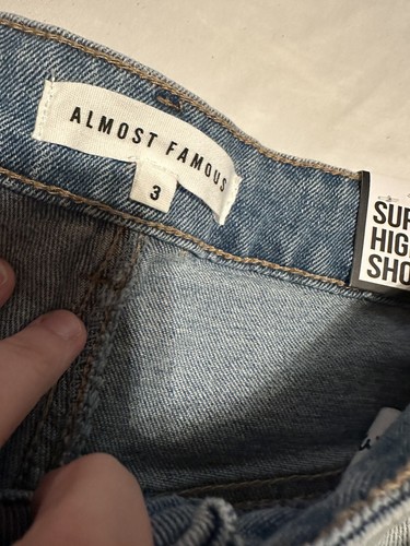 Almost Famous Super High Rise Denim Distressed Shorts Women’s Jrs Size 3 NWT - Picture 3 of 10