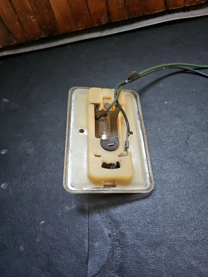 VOLVO 240 242 244 245 262 264 265 OEM vagón de luz superior (1E) Foto 3 de 3