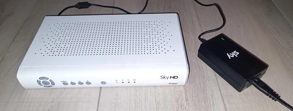 SKY HD DECODER PACE DS 831 NS + CAVO D'ALIMENTAZIONE FUNZIONANTE LEGGE Q e MYSKY - Immagine 2 di 4