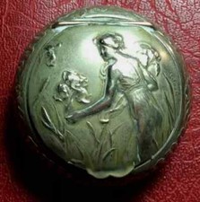 Art Nouveau rare Femme sur boîte à poudre par Lucien-Émile Dropsy