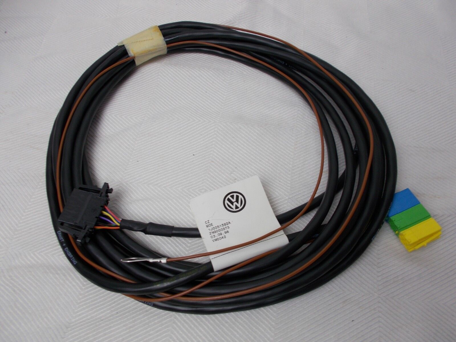 Fits' Volkswagen Factory Cable Wiring Harness For OE Radio to CD Changer 