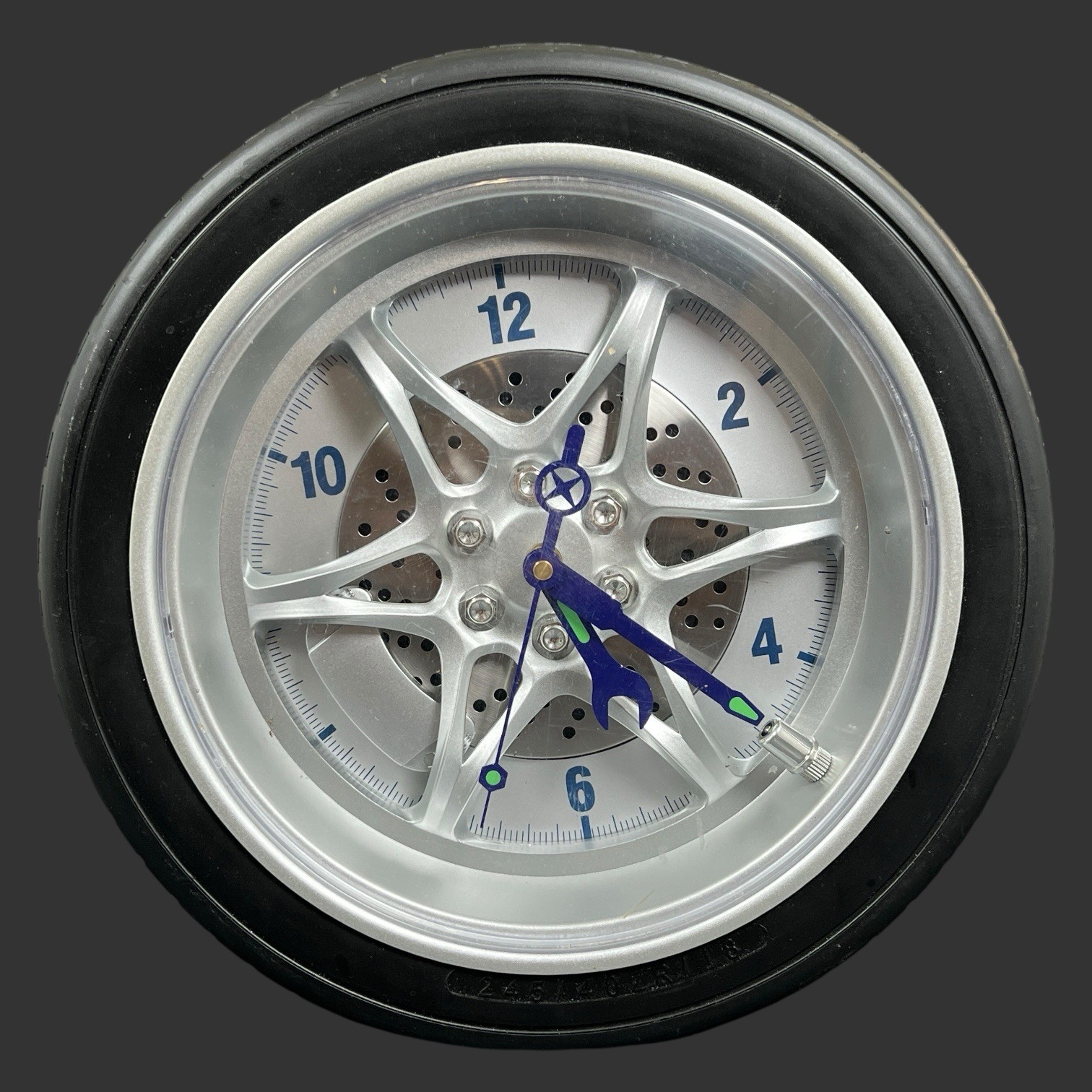 Vtg 14" Tire & Rim Wall Clock Battery-Powered Ideal for Garage/Man Cave #95587