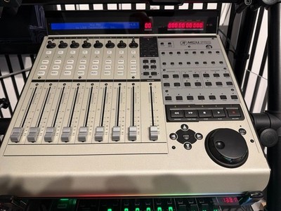 Mackie MCU Pro   Professioneller DAW-Controller mit motorisierten Fadern