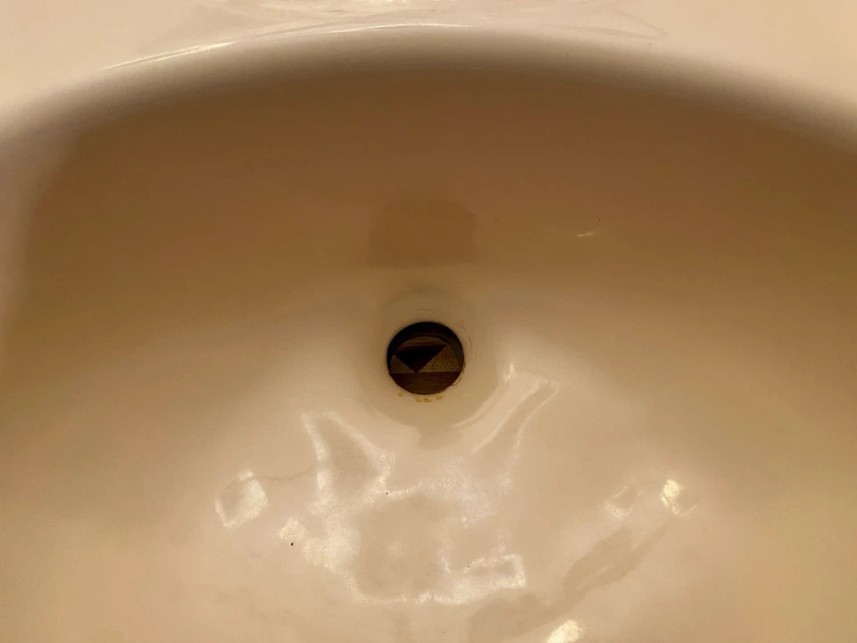 Fregadero ovalado de hierro fundido esmaltado rosa coral Kohler K-2904 de colección Foto 2 de 4