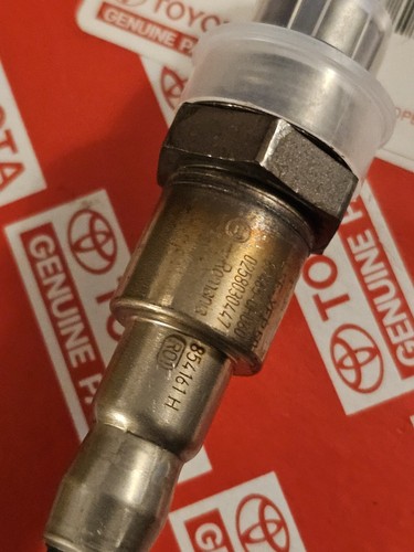 NEW GENUINE TOYOTA LAMBDA OXYGEN SENSOR PRE CAT 894650H060 AYGO YARIS 0258030447 - Picture 8 of 14