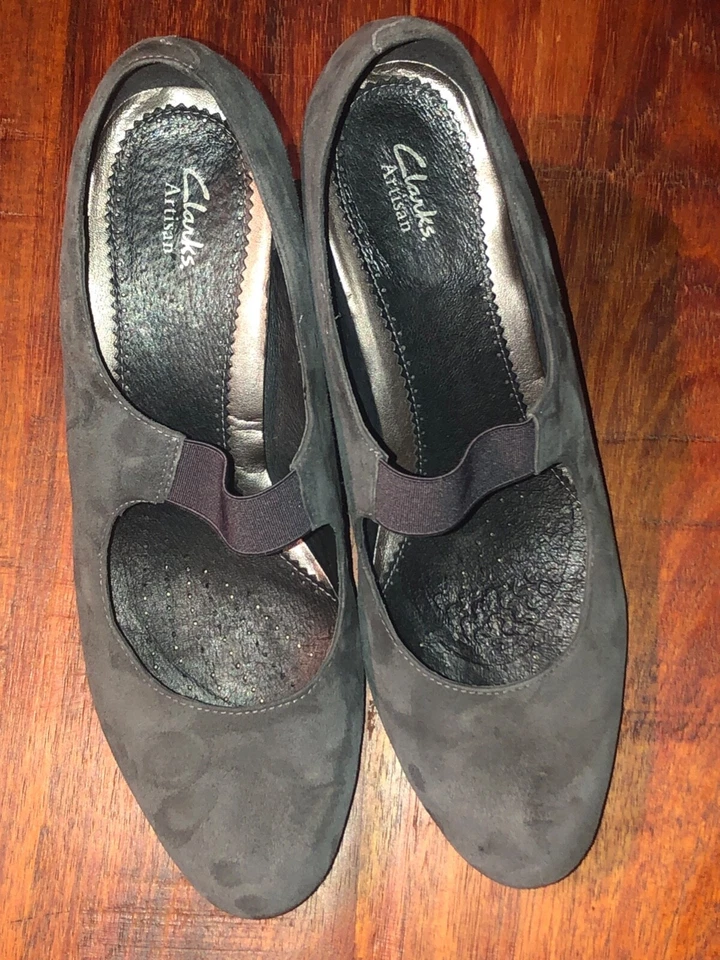 Clarks Artisan Women's Dress Shoes Suede Gray Grey Active Air Sole - Size 10 - Image 4 of 4