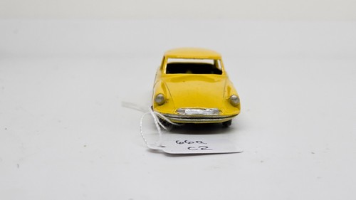 Matchbox Lesney – 66a Citroen D.S. 19 1959 (ID#662) - Picture 2 of 7