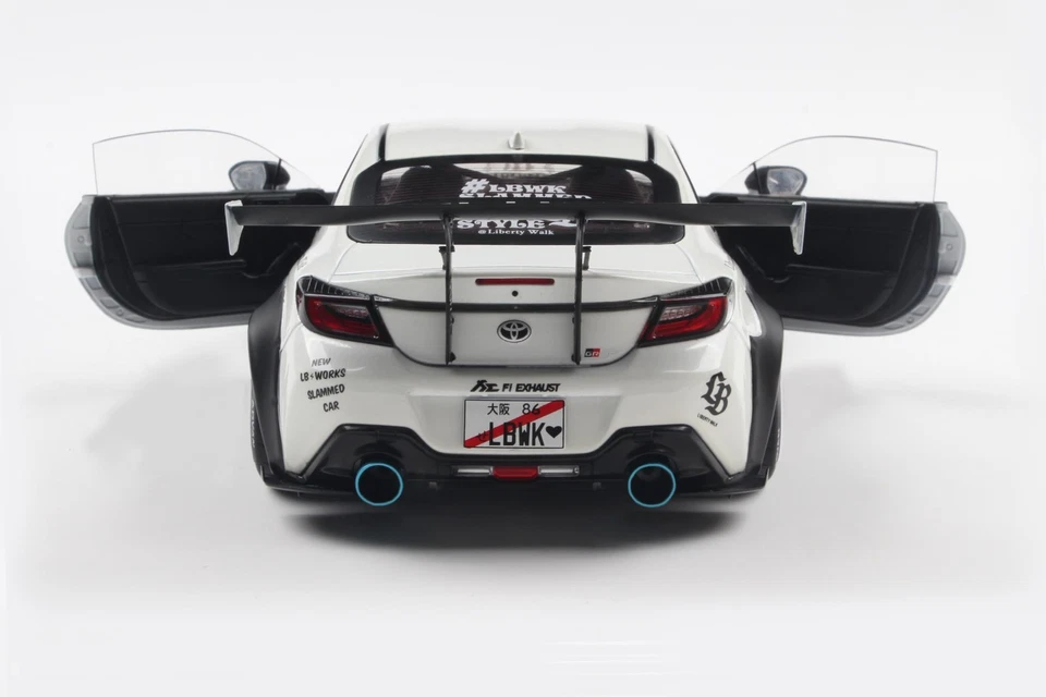 Toyota GR 86 LBWK Pearl White 1:18 Solido Diecast Modellino Car Liberty walk - Immagine 3 di 3