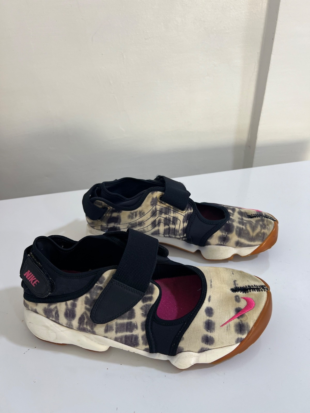 Nike Air Rift Puntera Dividida Patrón Tabi Suela de Goma Rosa Swoosh EE. UU. 10 UE 42 Raro