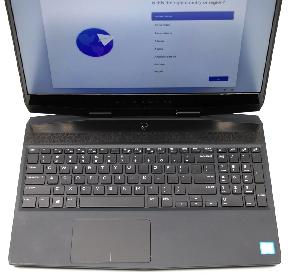 Alienware M15 - FHD - i7-9750H - 32GB RAM - RTX 2060 - 512GB SSD / 1TB HDD - Image 2 of 4