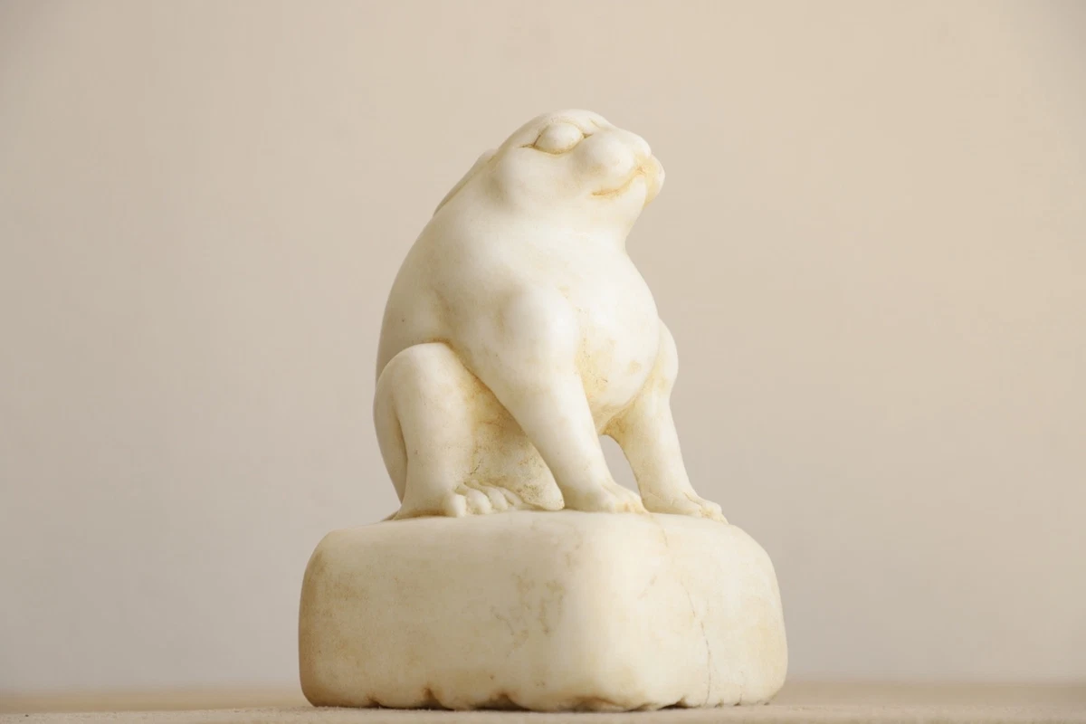 中国白砡　彫刻 白色　天然石　古董品 中国白砡 彫刻 天然石 古董品 - メルカリ