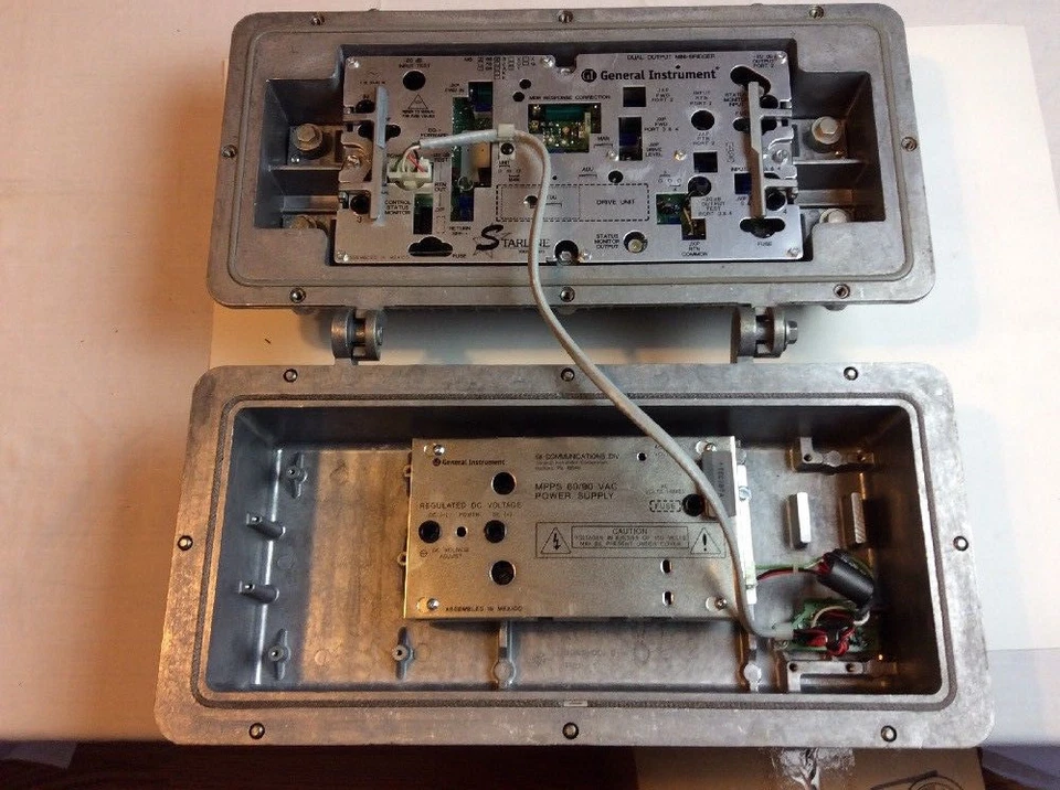 Motorola General Instrument Starline Series MB86S/XGAX-HXX-XXX-SC-BXX Amplifier - Image 2 of 4