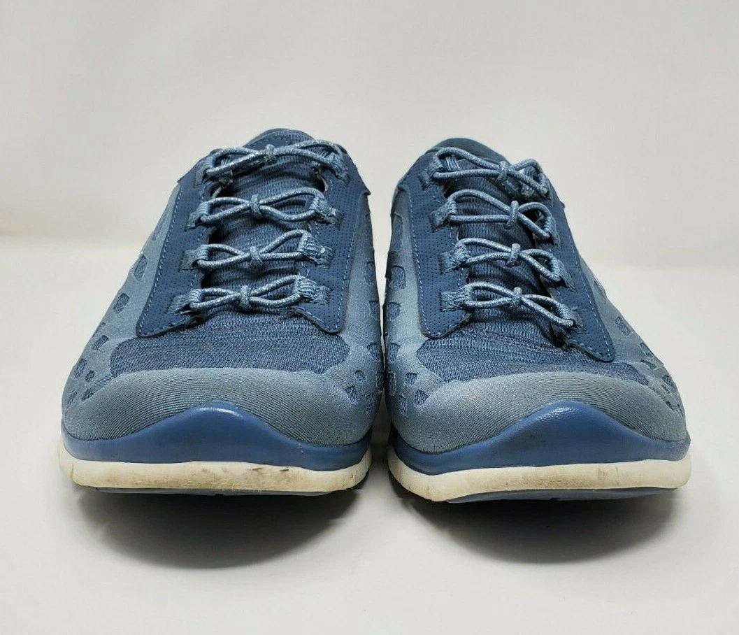Skechers gratis this best sale moment