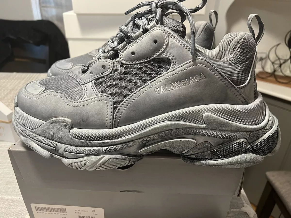 NEW Men’s Balenciaga Triple S Sneaker Sz 9 / 42 - Grey