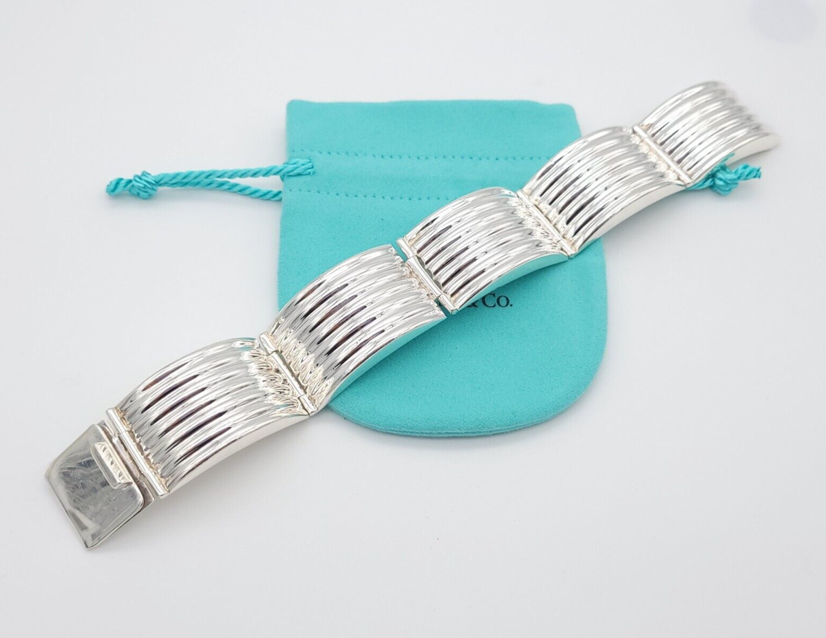 Tiffany & Co. Vintage Ribbed Wide Hinge 7 Tiffany & Co. Vintage Ribbed Wide Hinge 7