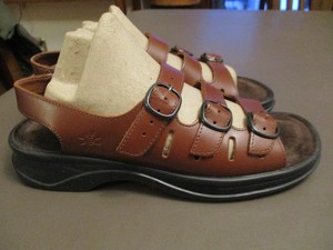 clarks springer sandals size 6