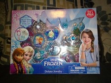 Disney  s FROZEN   DELUXE JEWELRY  300 PIECES OF BEADS, including Sticker Book
