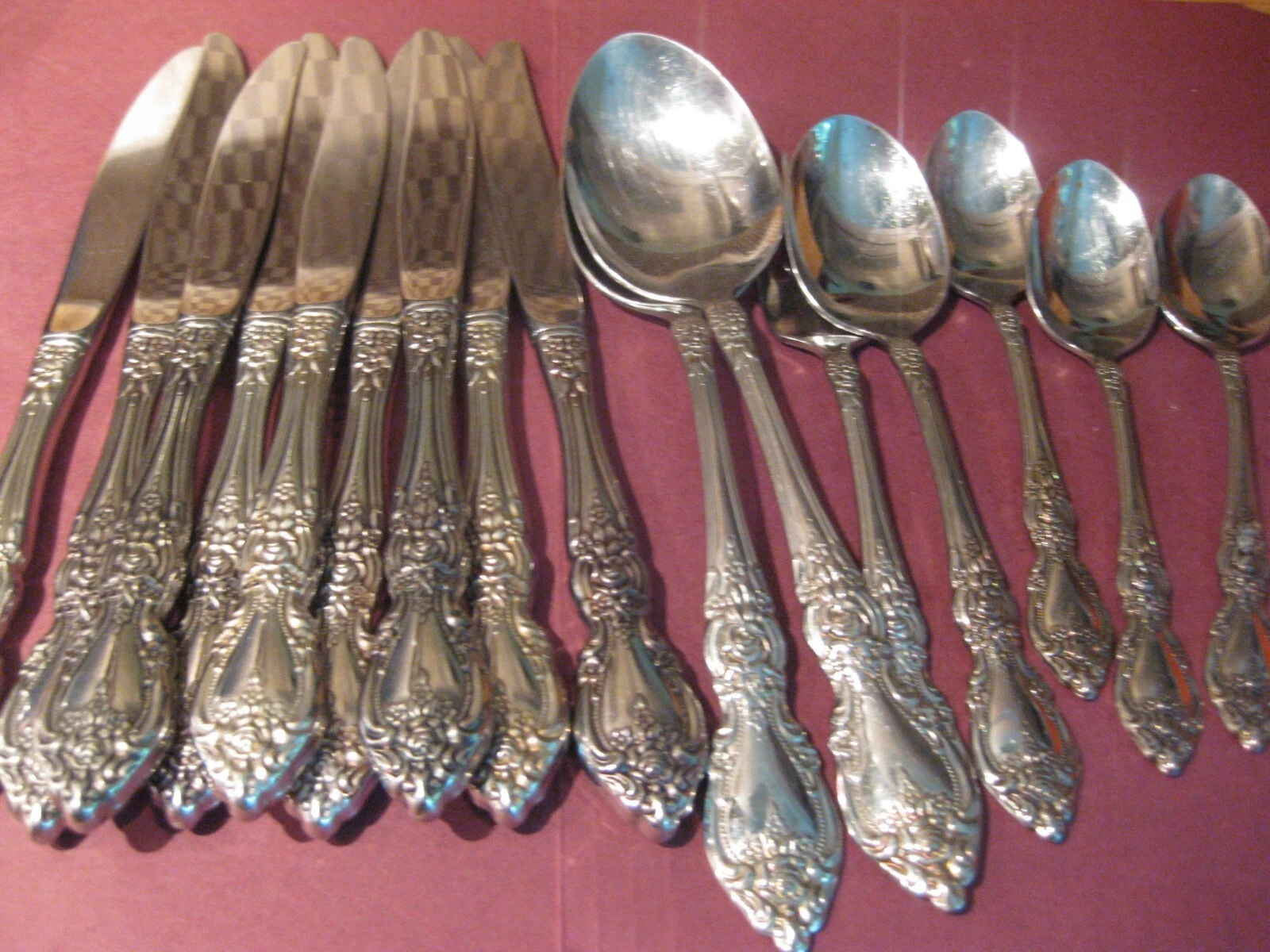 16 Pieces Oneida Wordsworth Stainless Steel Flatware