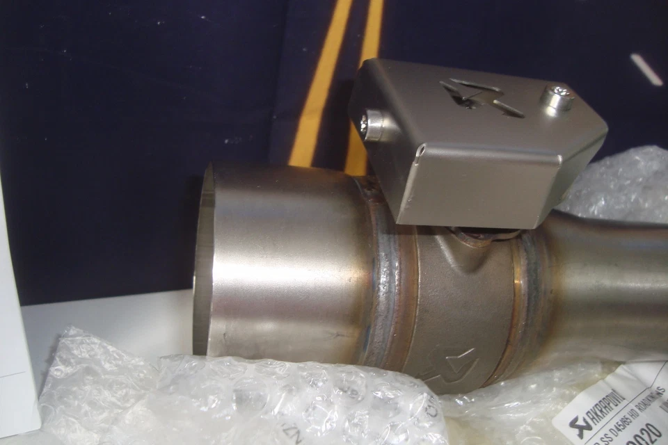 Kit parcial de sistema de válvula de som de escape Akrepovic Harley FL Road King 406-626 X7 - Imagem 4 de 4