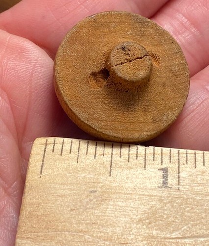 Unique unusual carved lines wood button vintage antique #1623 - Picture 5 of 5