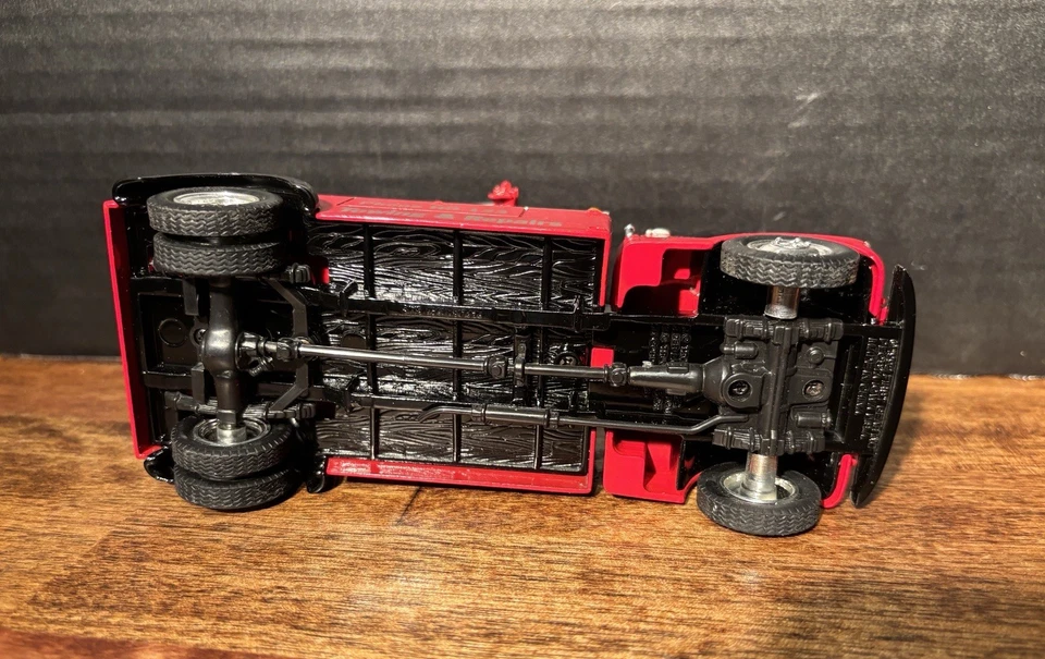 First Gear 1952 GMC Heavy Duty Wrecker Hubbard Auto Center 1:34 Scale (WB) - Image 4 of 4