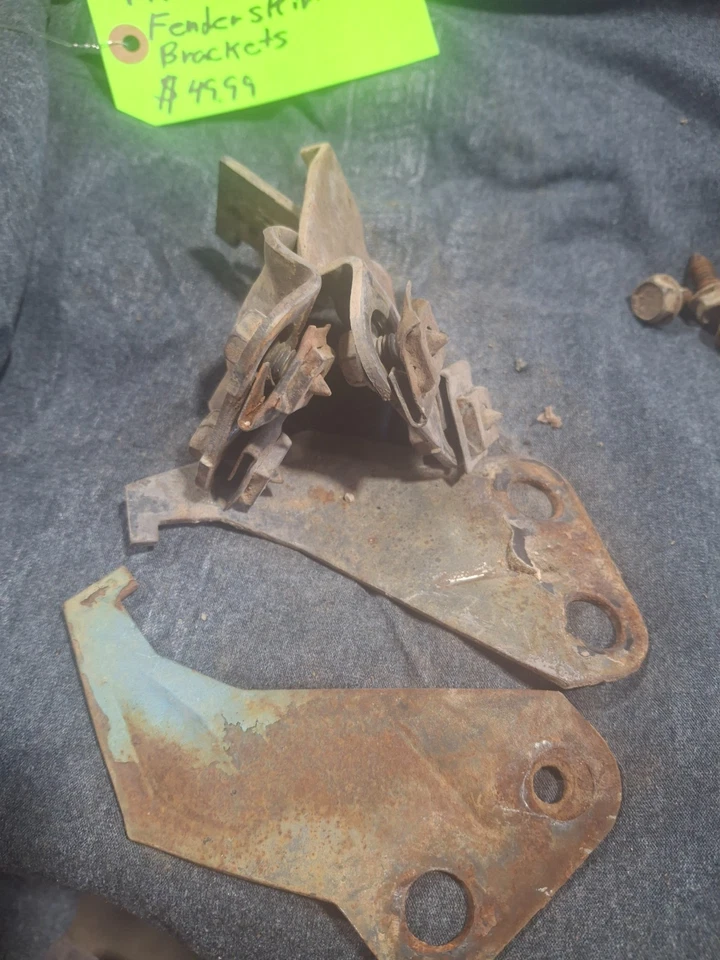 1968 Oldsmobile 88 98 Fender Skirt Mounting Brackets Left & Right OEM Set Foto 3 de 4