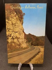 POSTCARD: Greetings From Bellevue Iowa Scenic Drive N4