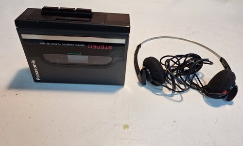 Walkman con cuffie, vintage, Panasonic Stereo cassette Pleyer RQ-JA53