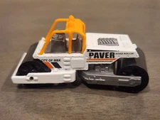 2000 Matchbox Die Cast Road Roller Paver 1:64 Scale Mattel White Orange