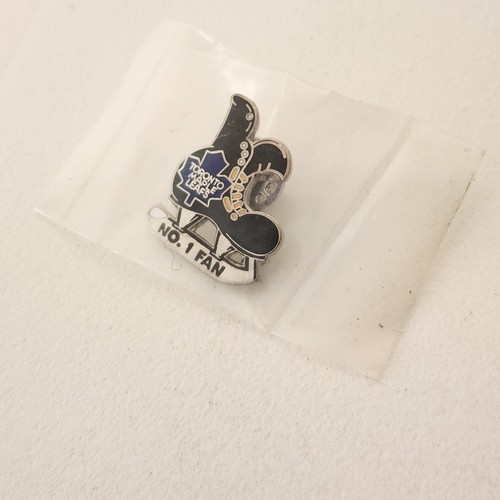 Vintage Toronto Maple Leafs Lapel Pin - NHL Hockey Lapel Flair - No. 1 Fan - Picture 2 of 6