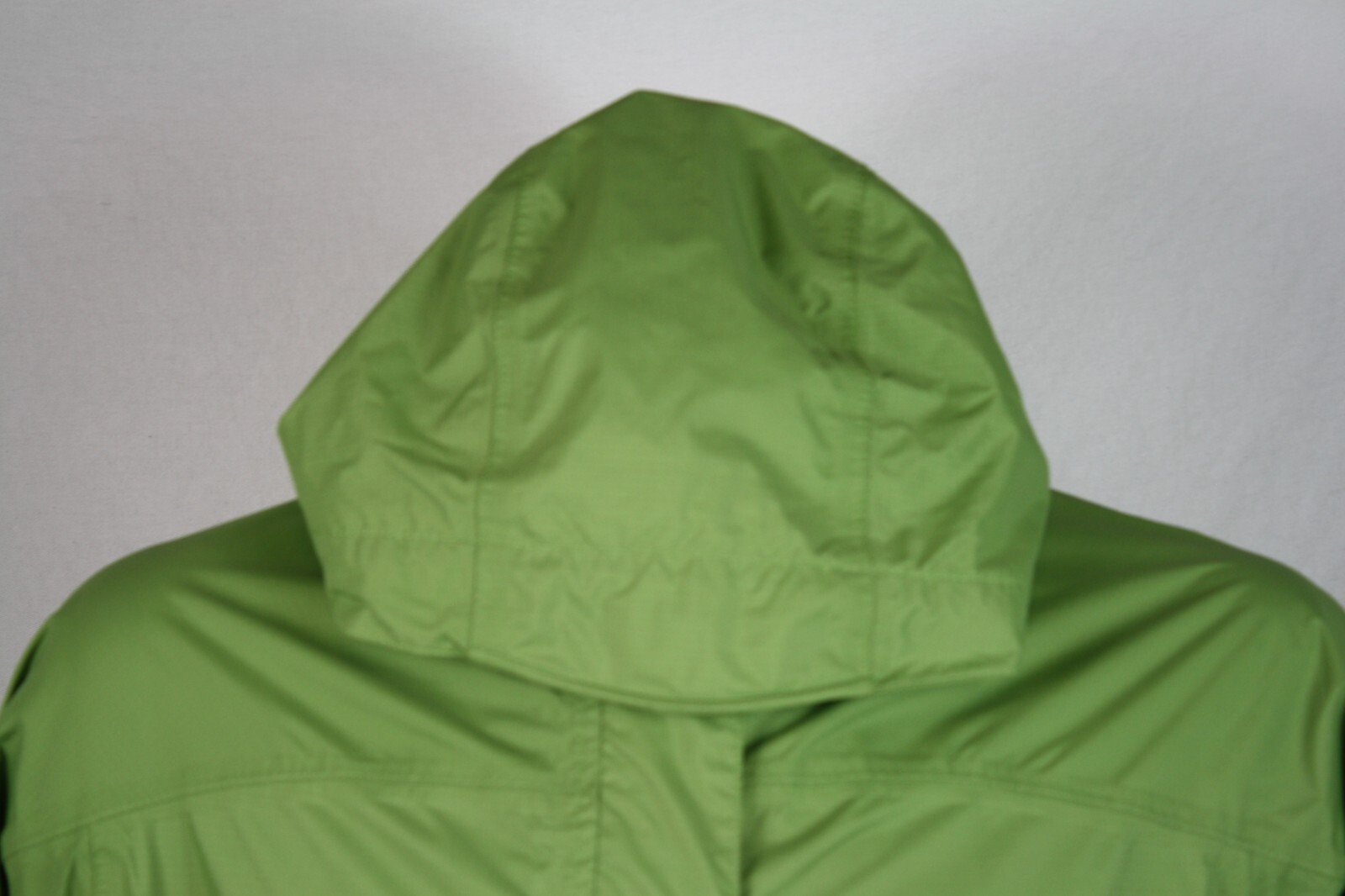 Vintage L.L. Bean Green Taped Seams Hooded Waterproof… Gem