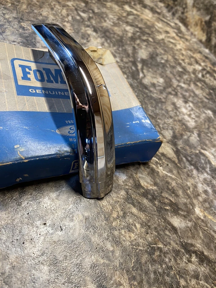 Nuevo de Lote Antiguo 1966 Mercury Monterey Marauder Wagon borde superior pico guardabarros delantero borde cromado Foto 2 de 4