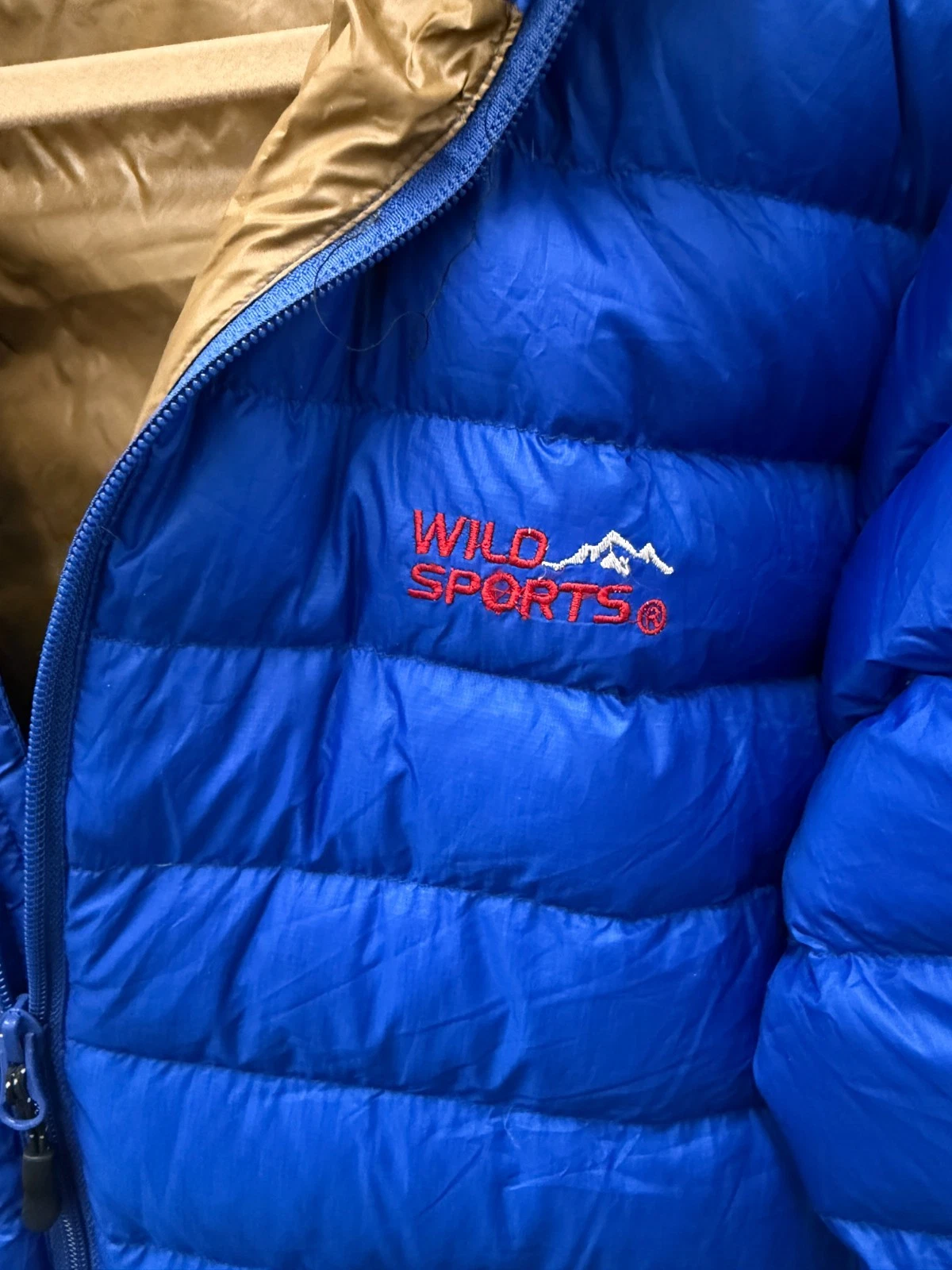 Wild Sports 900 Super Down Jacket Men's M Blue 700 Fill Hooded Puffer Nepal - product detail image 2
