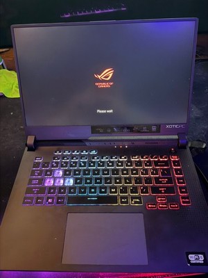 ASUS ROG Strix G15 15.6'' G513QM AMD Ryzen 9 5900HX, 3.30GHz 1080p 300HZ