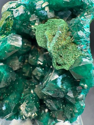6422 Malachite on Gemmy Dioptase 50g Congo