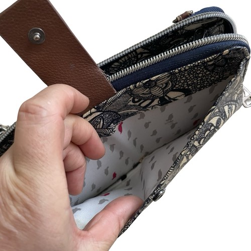Sakroots Spirit Desert Smartphone Cartera Bandolera Muñequera Bolso Azul Floral - Imagen 4 de 9