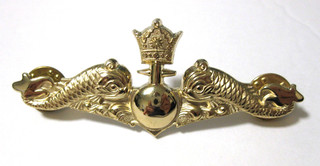 1977 1979 IRANIAN NAVY SUBMARINE US PATTERN GOLD BADGE PIN vintage antique sub