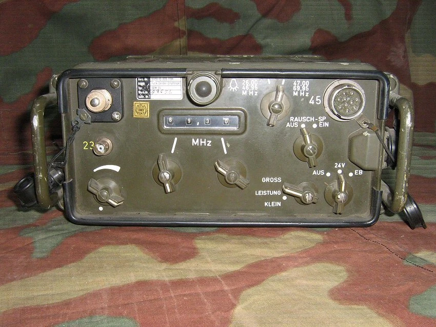 RADIO MILITAIRE Emetteur Recepteur Haut Parleur Hp-52-A EUR 25,00 - FR
