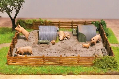 TINY TWON HOBBIES Pig Sty Pigs & Piglets Set 1:76th OO Gauge Resin Model Railway Scenery